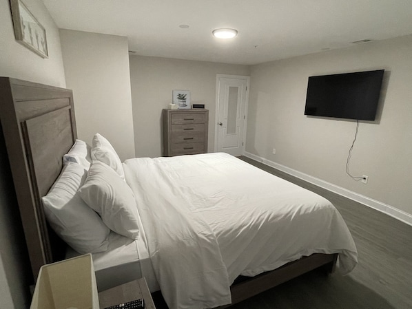 Room - Cozy 2 bedroom home located close to Newark airport and Manhattan NYC (Newark)