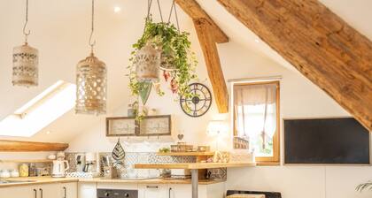 Charming romantic 4-star loft with private garage