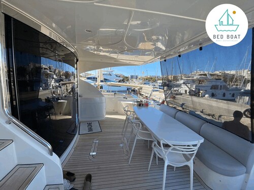 Un Yacht grandiose pour un séjour de rêve