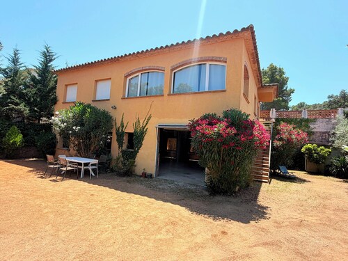 Independent house near the beach of Pals!