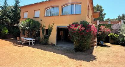 Independent house near the beach of Pals!
