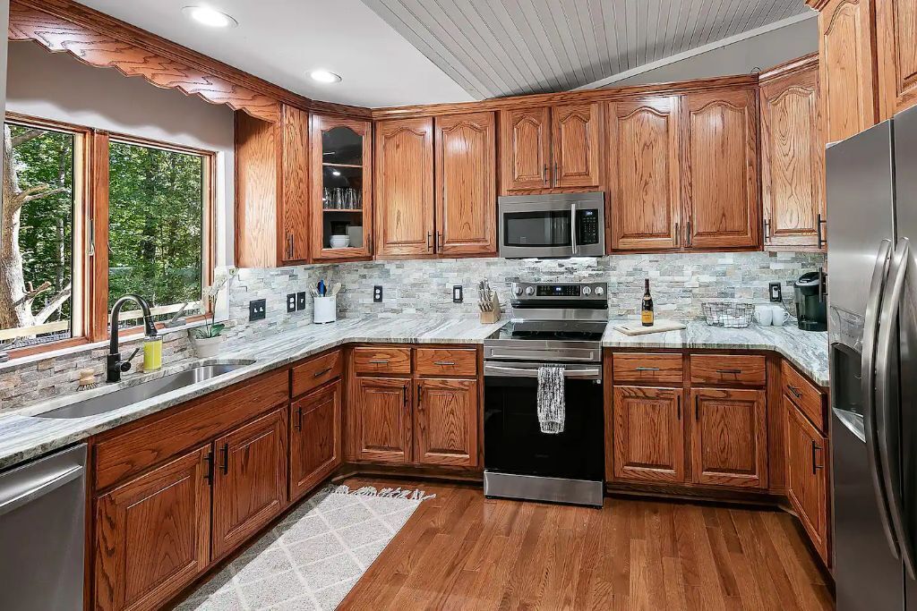 冰箱、微波炉、烤箱、炉灶