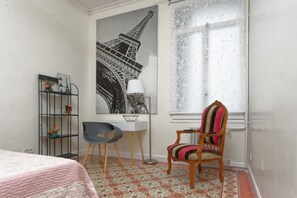 3 slaapkamers, een kluis op de kamer, een bureau