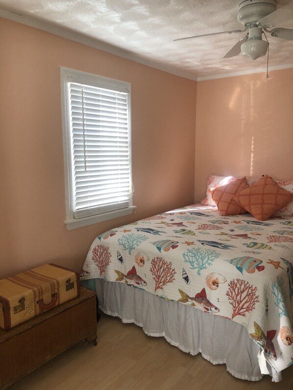 2 bedrooms, iron/ironing board, travel cot, free WiFi