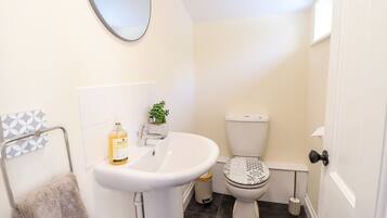 Cottage | Bilik Mandi | Pancuran mandi