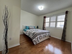 3 soverom, strykejern/-brett, wi-fi og sengetøy