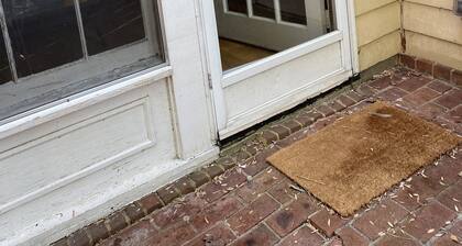 Lovely condo centrally located in Winston-Salem