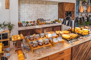 Daily buffet breakfast for a fee - Ponta de Inhambupe Residences (Esplanada)
