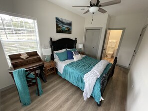 3 camere, una scrivania, ferro/asse da stiro, culla da viaggio