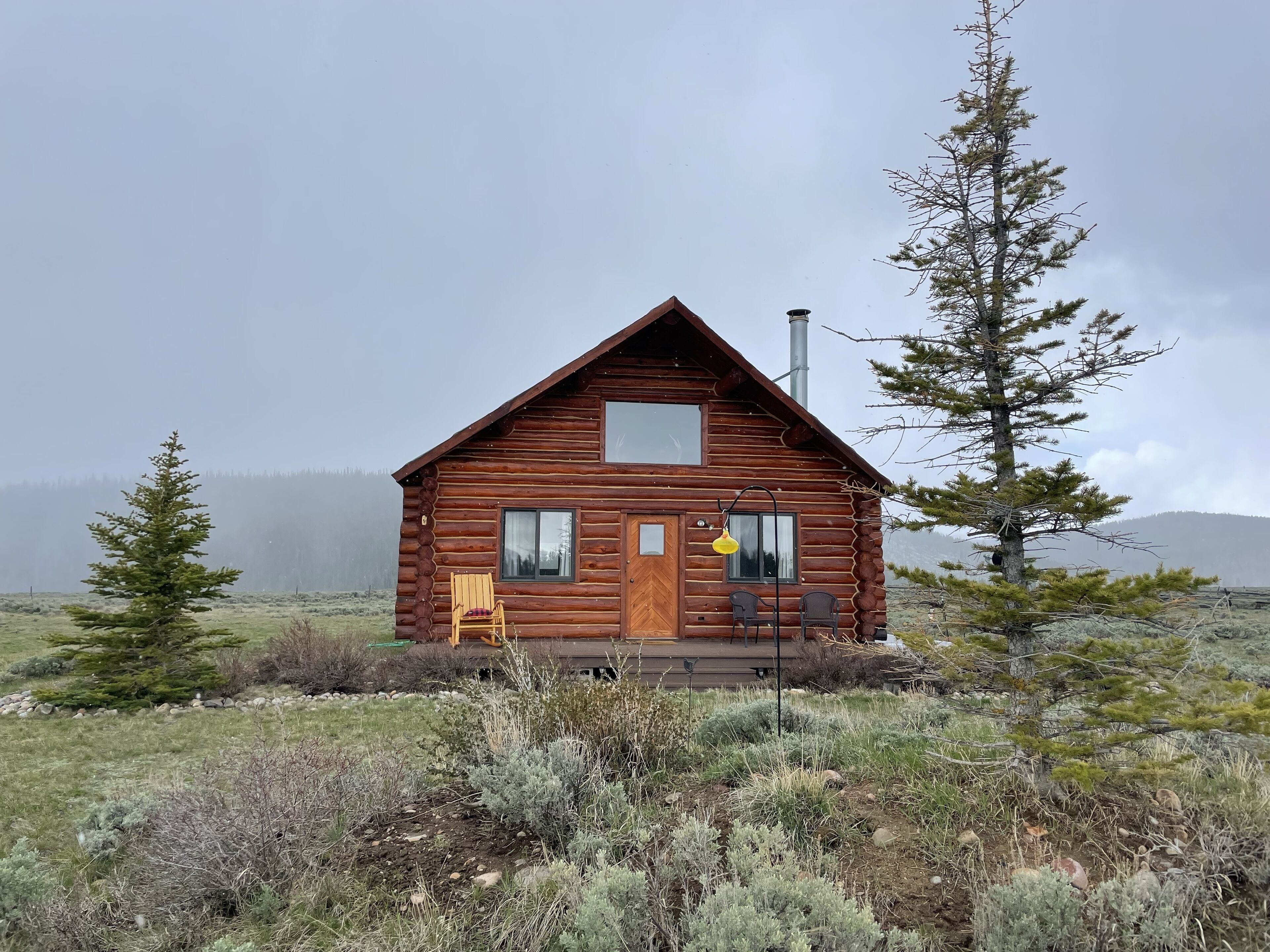 Rustic Log Cabin * Next to National Forest * Near Yellowstone