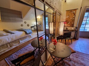 Chambre pour lune de miel, 1 chambre | 1 chambre, accĂšs au Wi-Fi (inclus), literie fournie