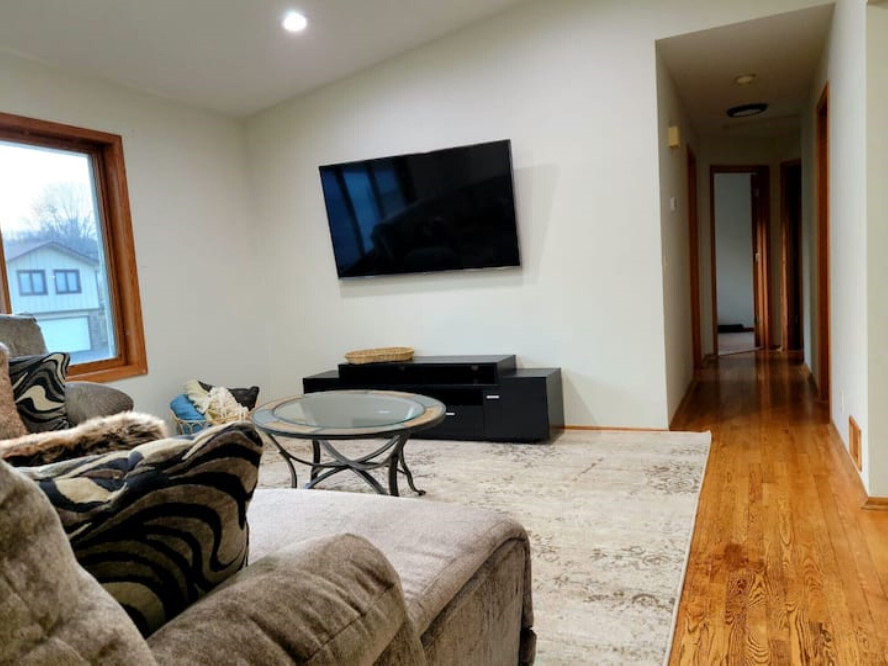 Clean, Comfy, digs close to all the attractions