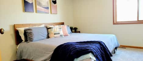 3 bedrooms, iron/ironing board, WiFi