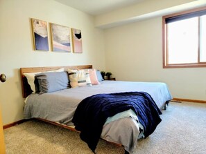 3 bedrooms, iron/ironing board, WiFi