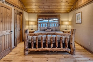 5 bedrooms, iron/ironing board, WiFi, bed sheets