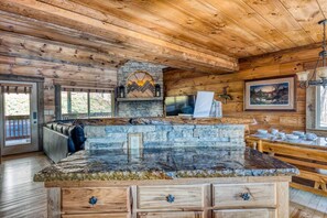 Interior - Overlook Nook (Ellijay)