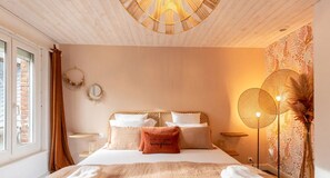3 bedrooms, iron/ironing board, travel cot, WiFi