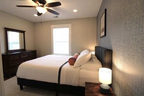 2 多间卧室、熨斗/熨衣板、旅行婴儿床、WiFi