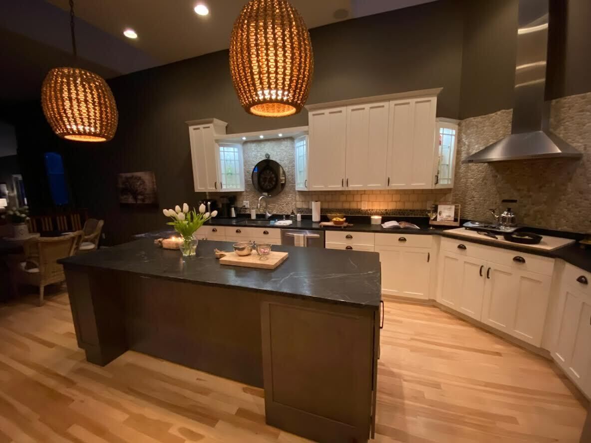 Very Luxurious and Secluded Home on 4 acres - Great for Cross Fit Games 2023!
