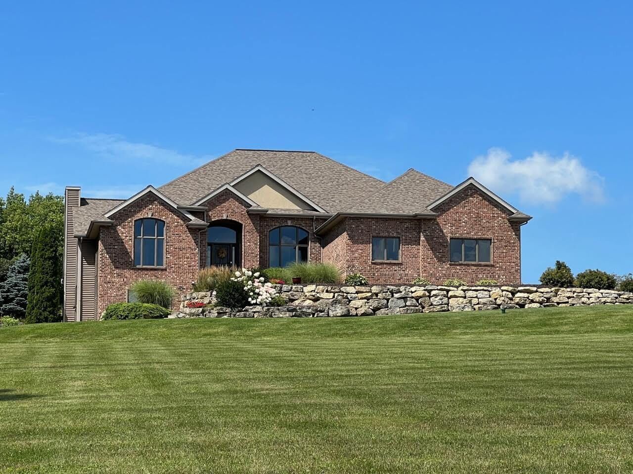 Very Luxurious and Secluded Home on 4 acres - Great for Cross Fit Games 2023!
