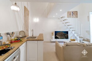 Exclusive Apartment | Private kitchen | Fridge, coffee/tea maker, high chair, dining tables - Casa Tal - Dimora in Ortigia (Syracuse)