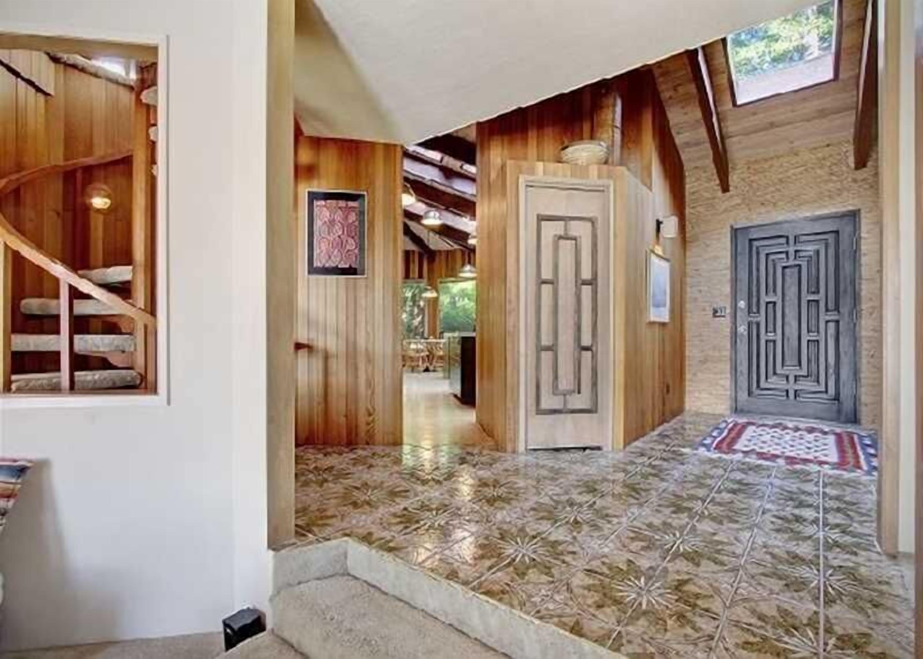 Laurel Point - Friday Harbor on Beautiful San Juan Island