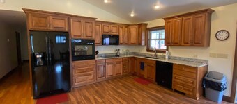 Wet Feet Retreat is a family friendly home near Burnside Island State Park.