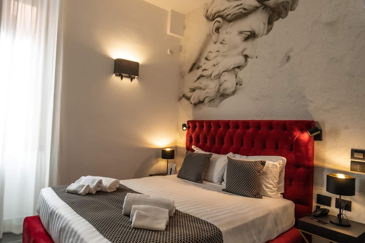 Deluxe Room | Premium bedding, down comforters, memory foam beds, minibar