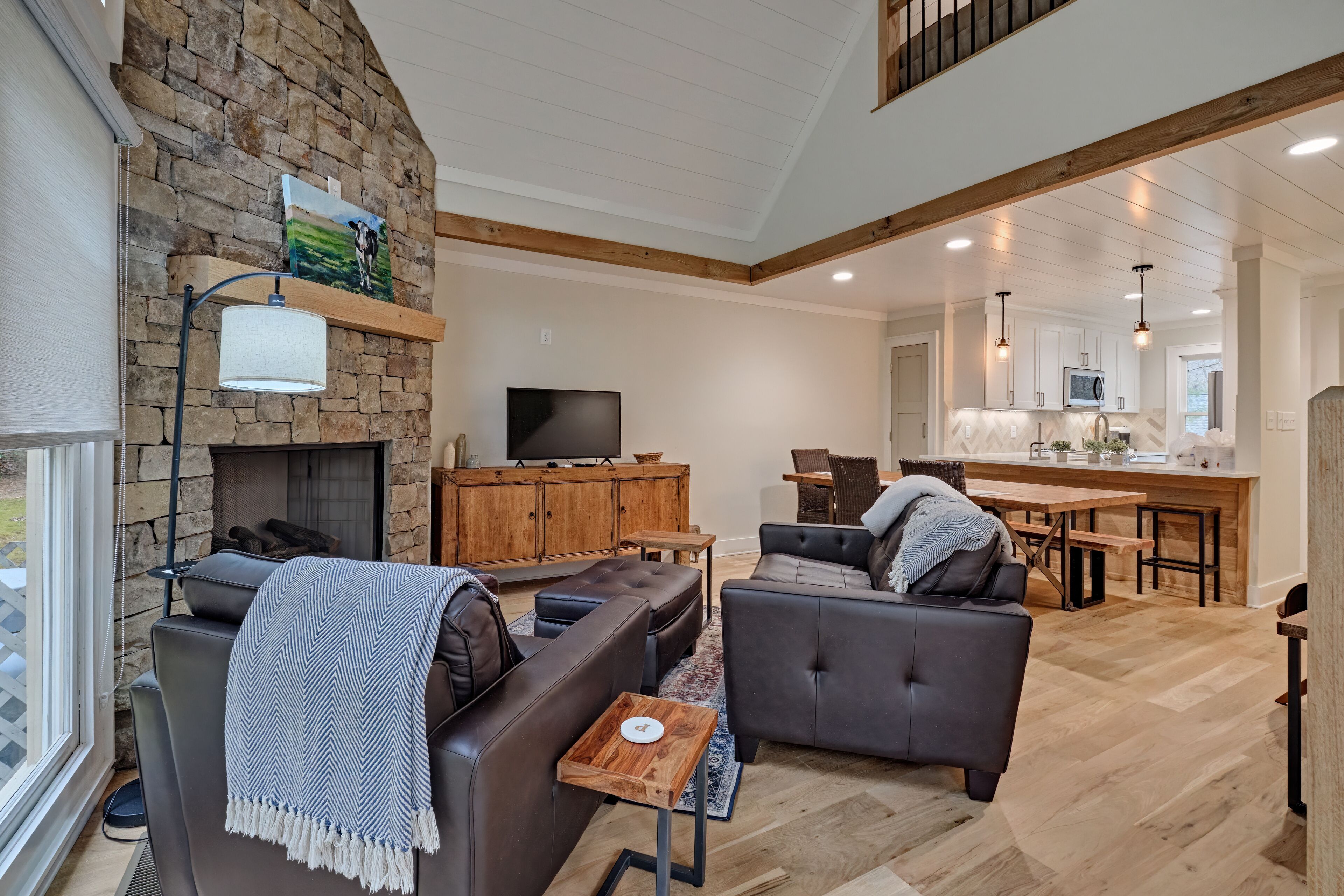 Newly Updated Unit in Chestnut Ridge! - Oakstone