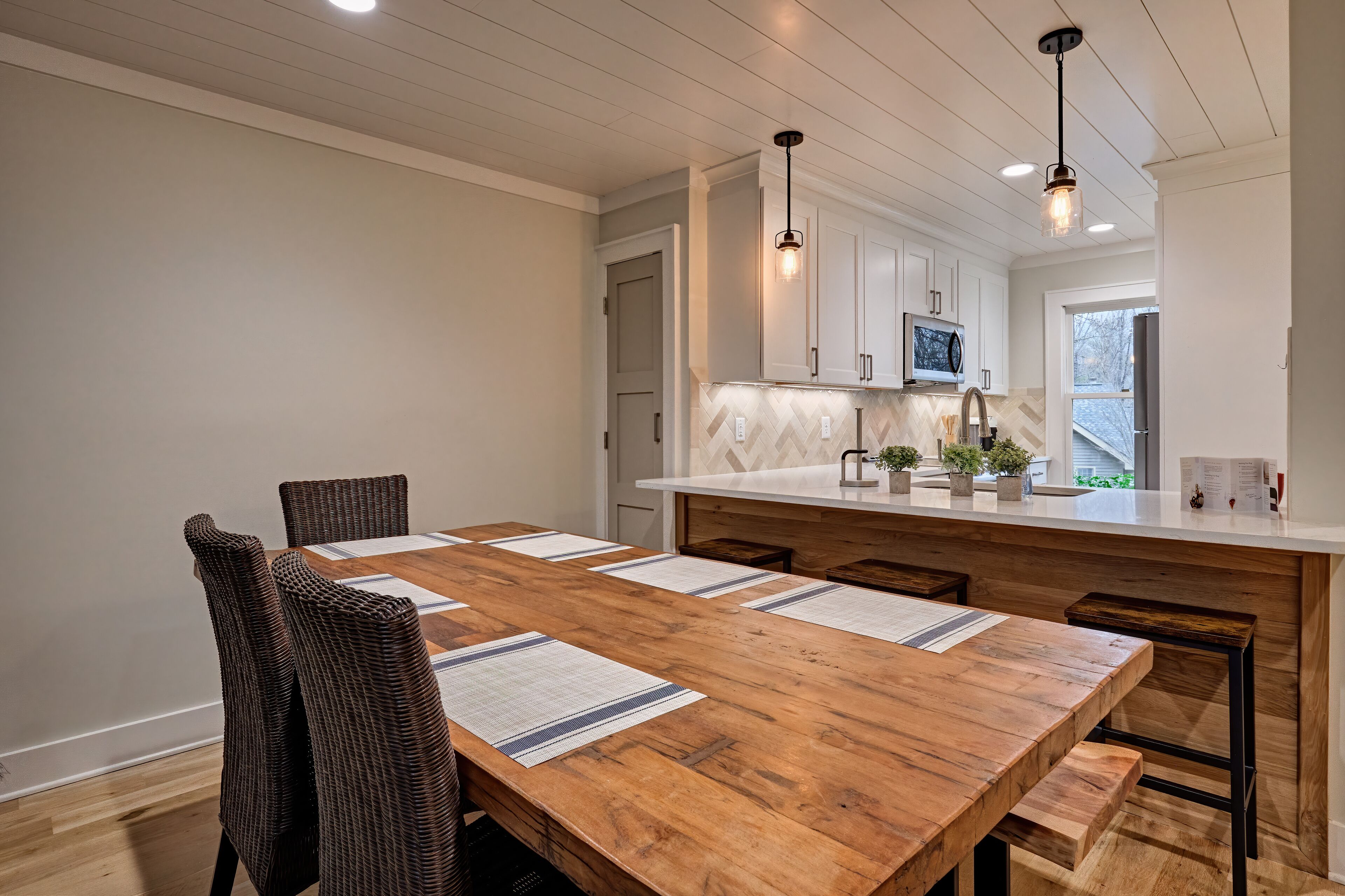 Newly Updated Unit in Chestnut Ridge! - Oakstone