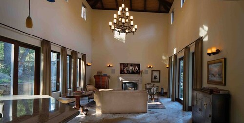 Mediterranean- style luxury Villa in Wine Country