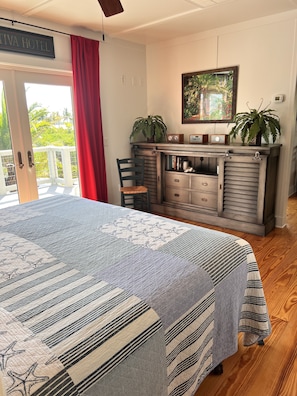 1 slaapkamer, een strijkplank/strijkijzer, gratis wifi, beddengoed