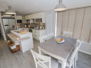 Casa de campo | Cozinha privada | Geladeira, lava-louças, chaleira elétrica, torradeira