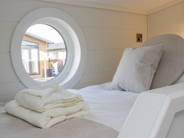 Cottage | 3 bedrooms, individually decorated, individually furnished, free WiFi
