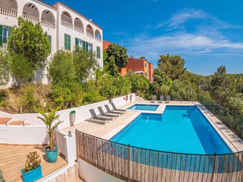 Spacious 4 bedroom apartment in Cala Galdana