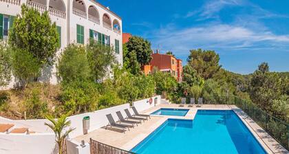 Spacious 4 bedroom apartment in Cala Galdana