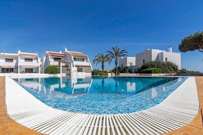 Cozy 2 bedroom flat with swimming pool and wifi