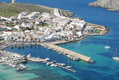 3 Bedroom Apartment, with great sea views