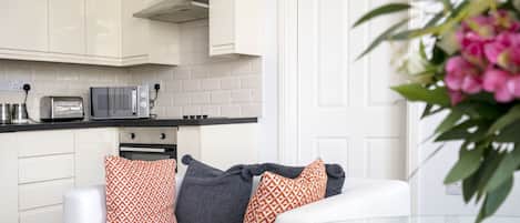 Superior Apartment, Private Bathroom | Lounge