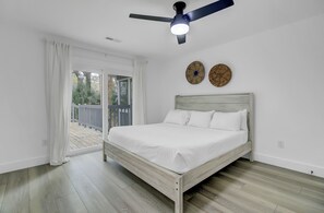 4 bedrooms, iron/ironing board, free WiFi