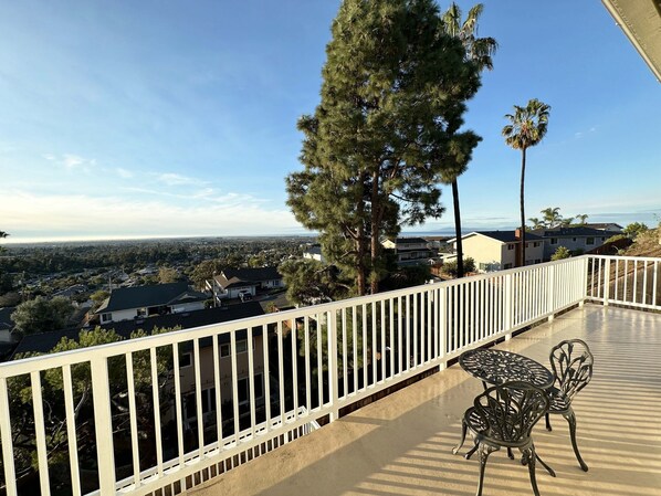 Property grounds - Spacious 4 BR 2 Story houe (Ventura)