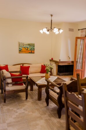 Een smart-tv en een open haard