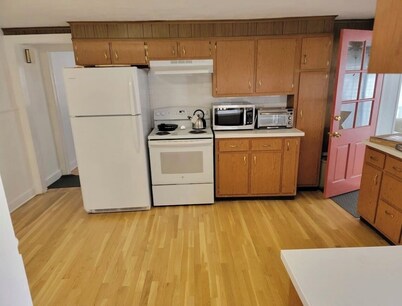 Beautiful Village 2BR loaded with extras