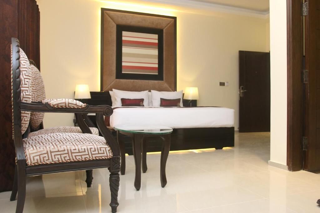 deluxe double room | free wifi, bed sheets