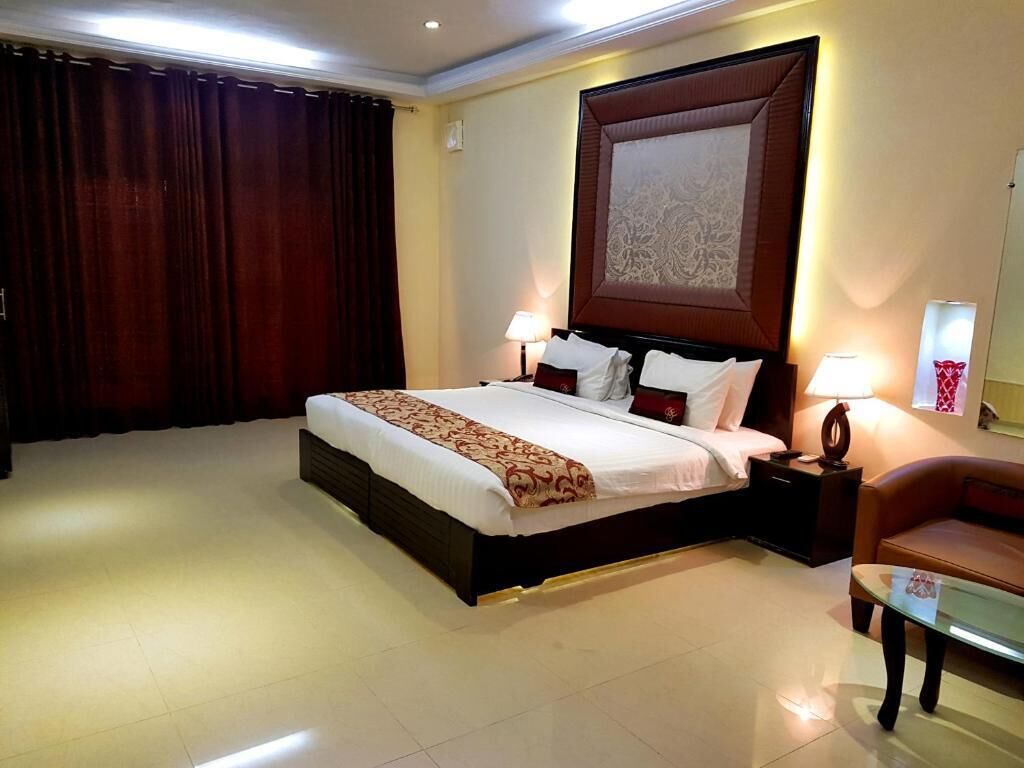 executive suite | free wifi, bed sheets