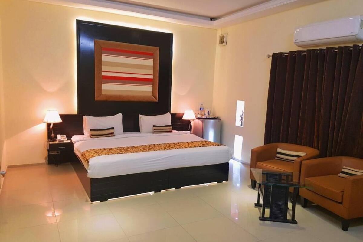 executive suite | free wifi, bed sheets