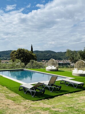 Outdoor pool, a heated pool - Gîte for 2 people with swimming pool -View of the Orb valley (Cessenon sur Orb)