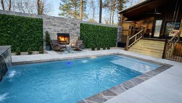 Een verwarmd zwembad