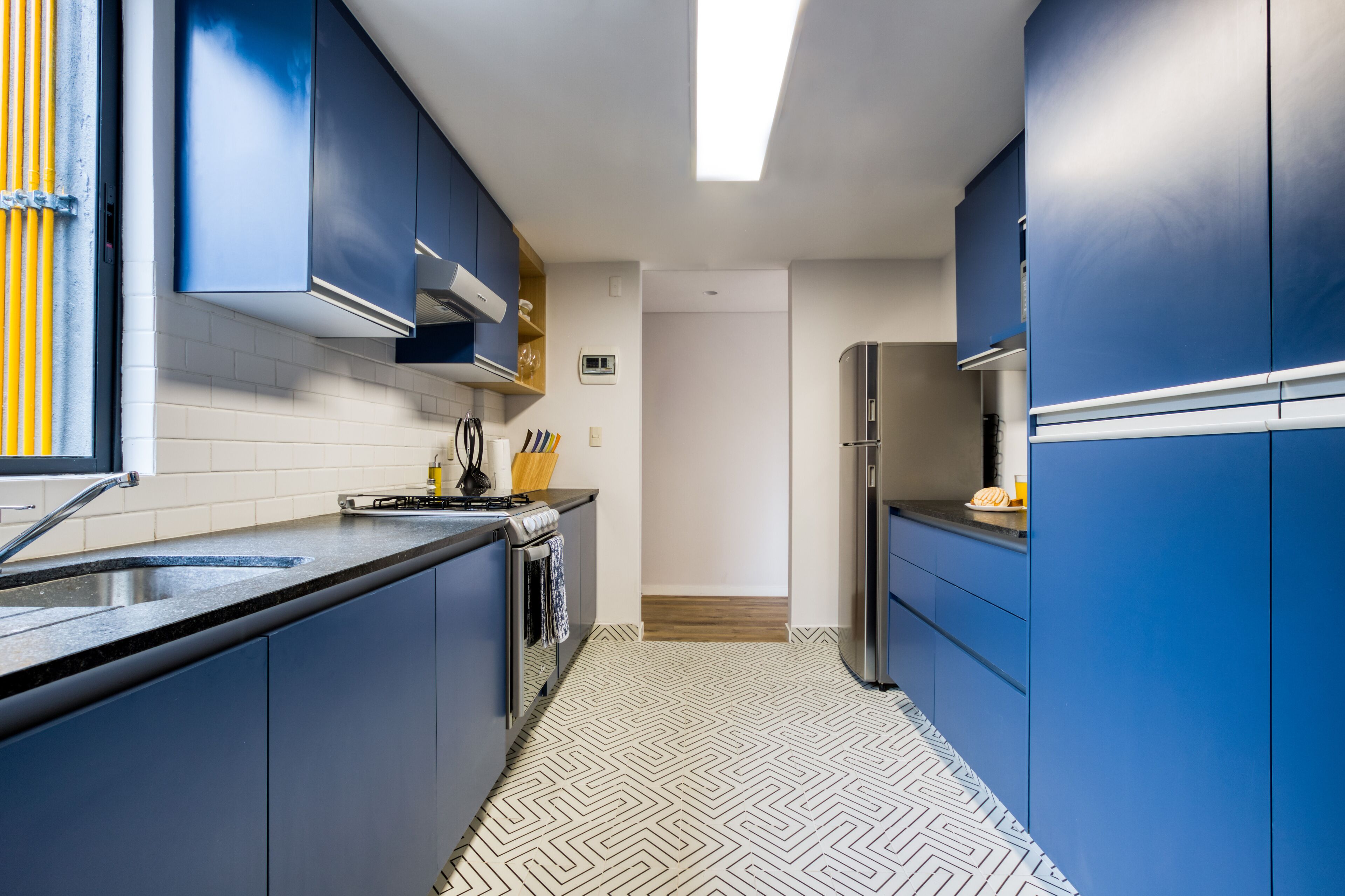 Exclusive Three-Bedroom Apartment | Eget kjøkken | Kjøleskap, mikrobølgeovn, ovn og kokeplater