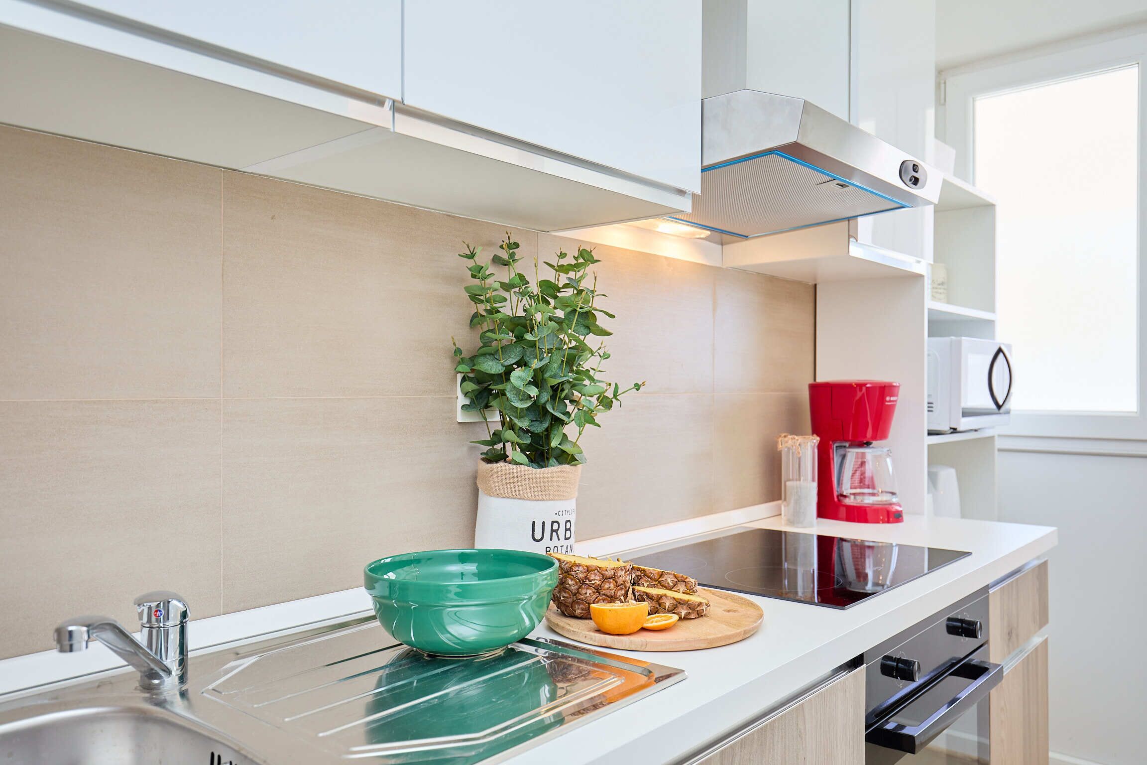 Apartemen (1 Bedroom) | Dapur pribadi | Microwave, oven, kompor, dan mesin pencuci piring